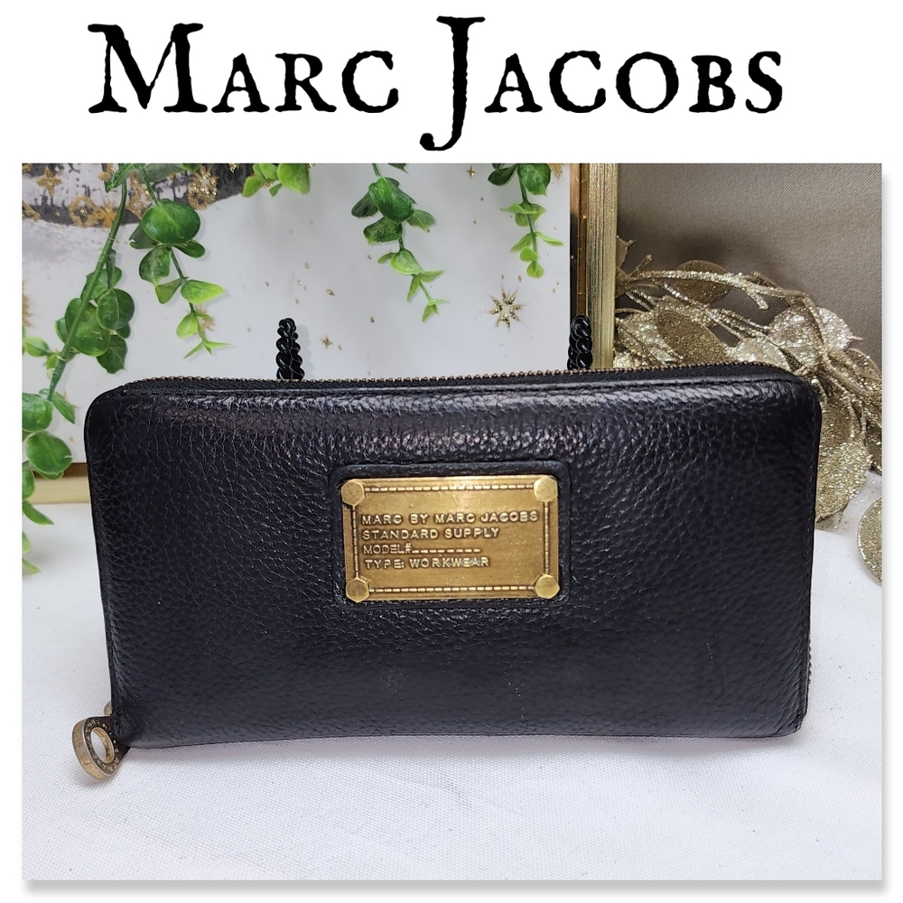 Authentic Marc Jacobs Classic Q Vertical Standard Supply Zippy Wallet